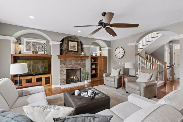 572 Spruce Circle, Eagan, MN 55123