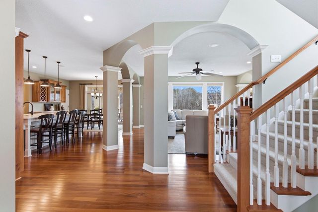 572 Spruce Circle, Eagan, MN 55123