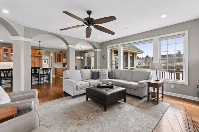 572 Spruce Circle, Eagan, MN 55123