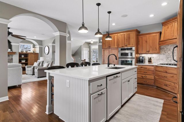 572 Spruce Circle, Eagan, MN 55123