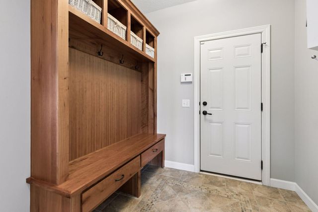 572 Spruce Circle, Eagan, MN 55123