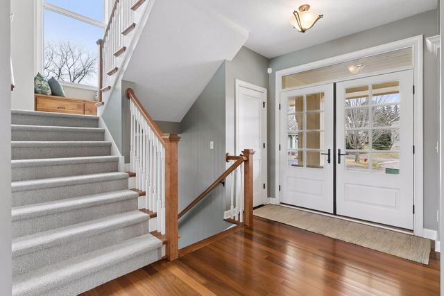 572 Spruce Circle, Eagan, MN 55123