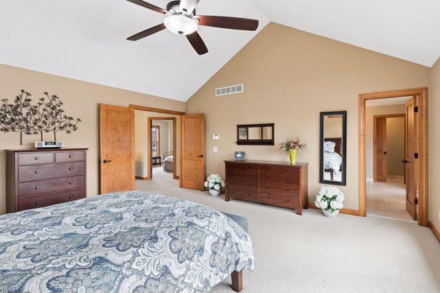 572 Spruce Circle, Eagan, MN 55123