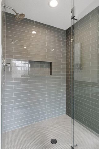 572 Spruce Circle, Eagan, MN 55123