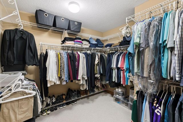 572 Spruce Circle, Eagan, MN 55123