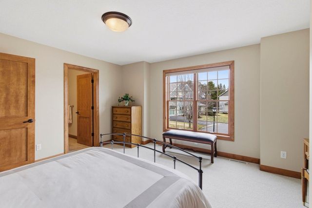 572 Spruce Circle, Eagan, MN 55123