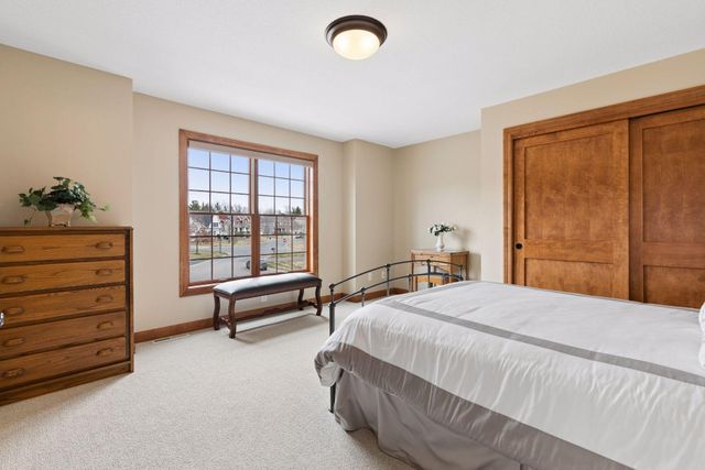 572 Spruce Circle, Eagan, MN 55123