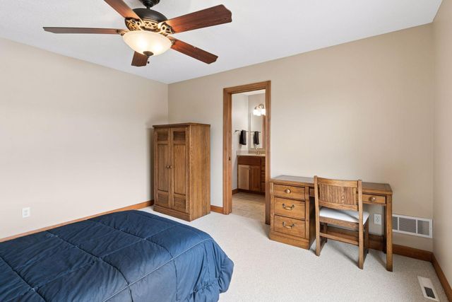 572 Spruce Circle, Eagan, MN 55123