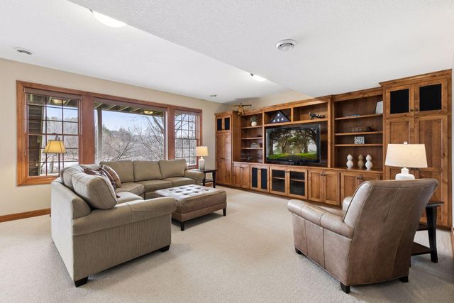 572 Spruce Circle, Eagan, MN 55123