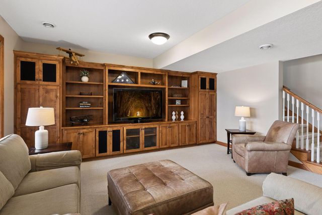 572 Spruce Circle, Eagan, MN 55123