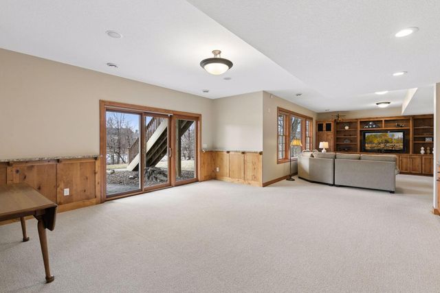 572 Spruce Circle, Eagan, MN 55123