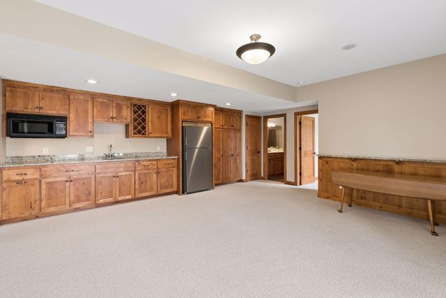 572 Spruce Circle, Eagan, MN 55123