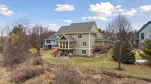 572 Spruce Circle, Eagan, MN 55123