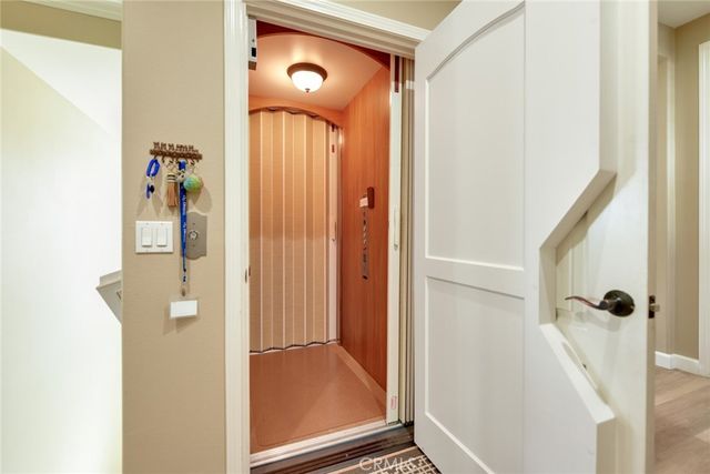 8906 Cuyamaca, Corona, CA 92883