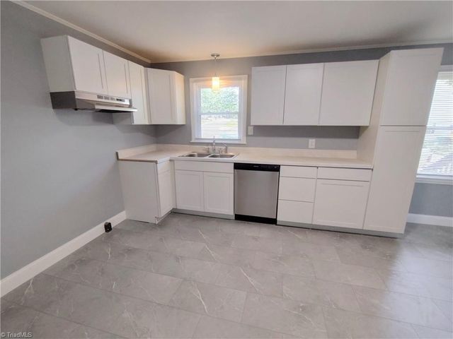 826 Graylyn Drive, High Point, NC 27263