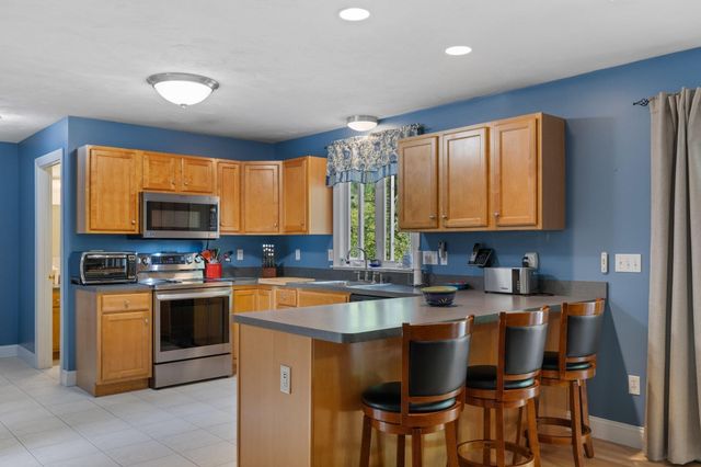 27 Tannery Rd., Sturbridge, MA 01518