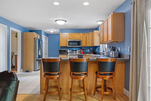27 Tannery Rd., Sturbridge, MA 01518