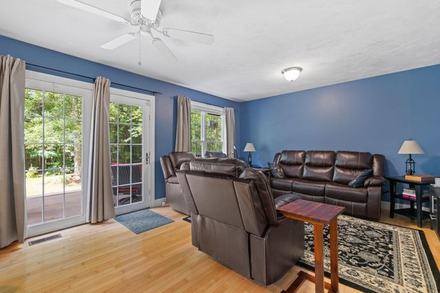27 Tannery Rd., Sturbridge, MA 01518