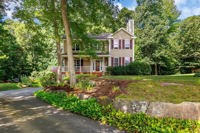 27 Tannery Rd., Sturbridge, MA 01518