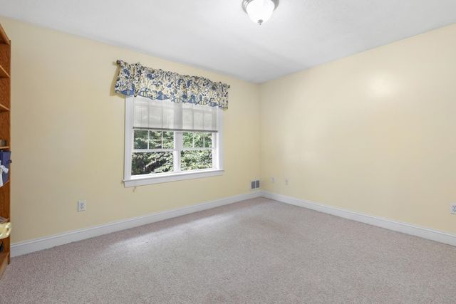 27 Tannery Rd., Sturbridge, MA 01518