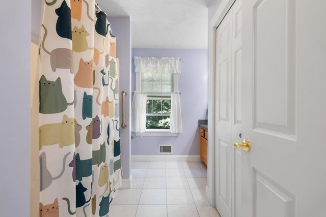 27 Tannery Rd., Sturbridge, MA 01518