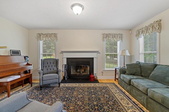 27 Tannery Rd., Sturbridge, MA 01518