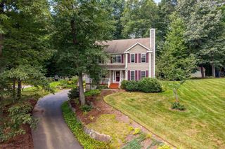 27 Tannery Rd., Sturbridge, MA 01518