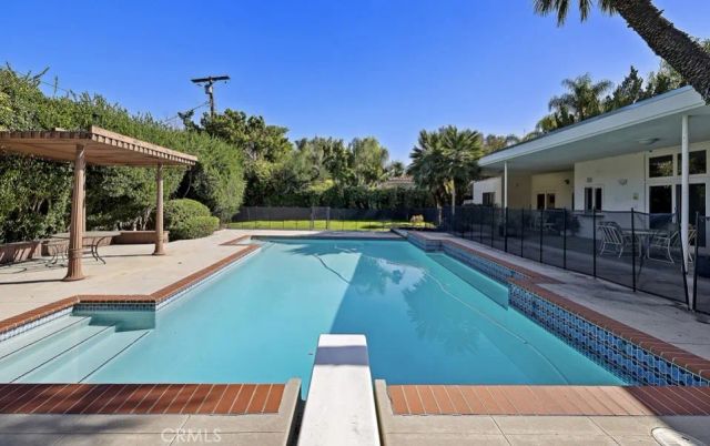 19825 Santa Rita Street, Woodland Hills, CA 91364