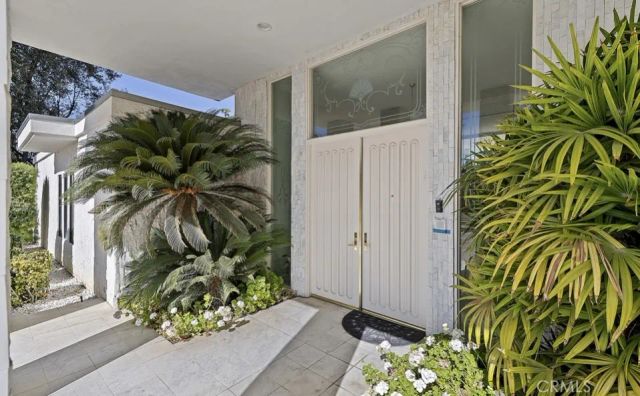 19825 Santa Rita Street, Woodland Hills, CA 91364