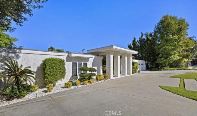 19825 Santa Rita Street, Woodland Hills, CA 91364