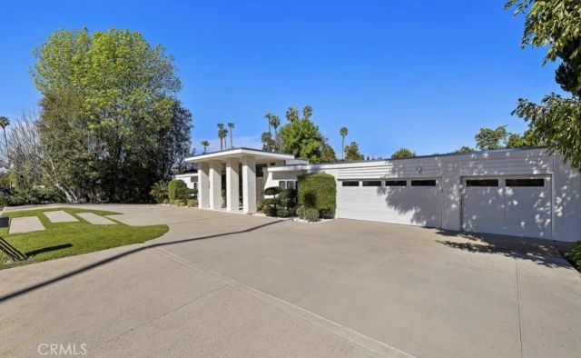 19825 Santa Rita Street, Woodland Hills, CA 91364