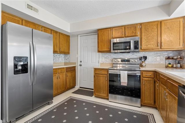 6781 Amanda CT, Gloucester, VA 23061