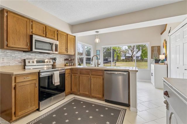 6781 Amanda CT, Gloucester, VA 23061