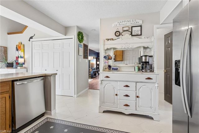 6781 Amanda CT, Gloucester, VA 23061