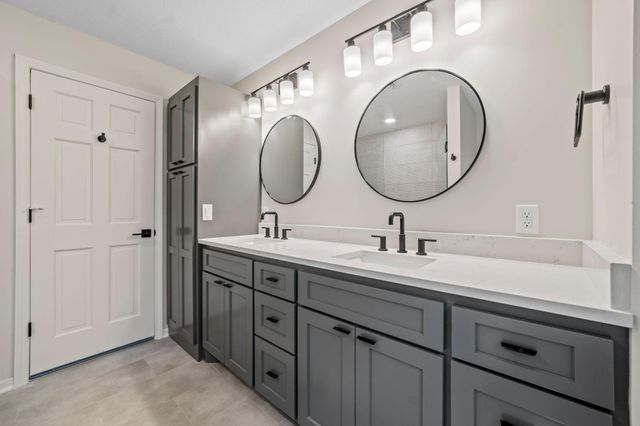 17711 Creek Ridge Pass, Minnetonka, MN 55345