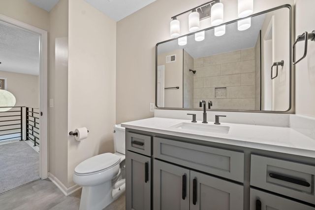 17711 Creek Ridge Pass, Minnetonka, MN 55345