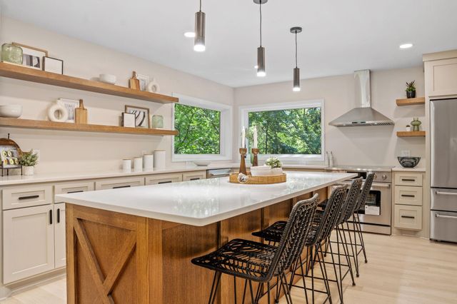 17711 Creek Ridge Pass, Minnetonka, MN 55345