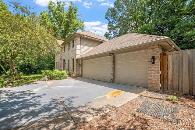 17711 Creek Ridge Pass, Minnetonka, MN 55345