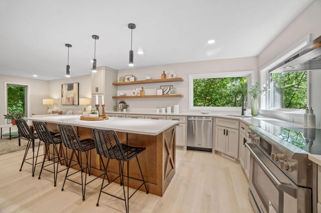 17711 Creek Ridge Pass, Minnetonka, MN 55345