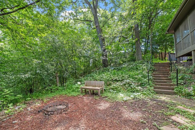 17711 Creek Ridge Pass, Minnetonka, MN 55345