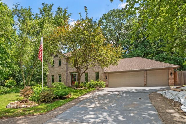 17711 Creek Ridge Pass, Minnetonka, MN 55345