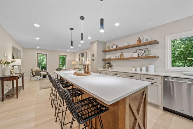 17711 Creek Ridge Pass, Minnetonka, MN 55345