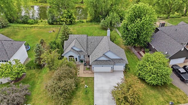 4852 Hillvale Avenue N, Oakdale, MN 55128