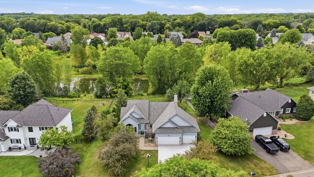 4852 Hillvale Avenue N, Oakdale, MN 55128