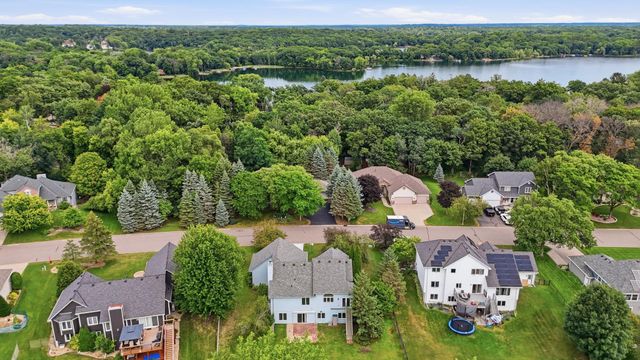 4852 Hillvale Avenue N, Oakdale, MN 55128