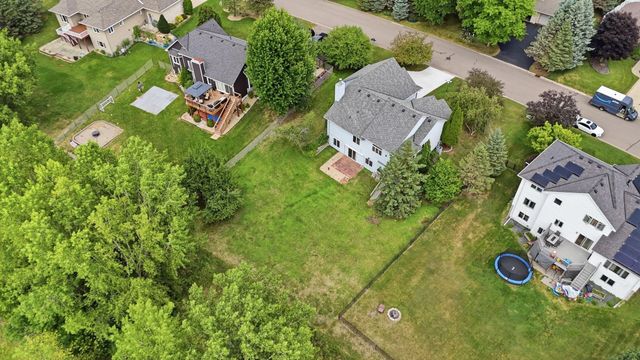 4852 Hillvale Avenue N, Oakdale, MN 55128