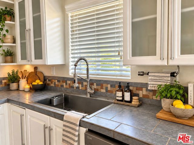 6645 W 86th Place 204, Los Angeles, CA 90045