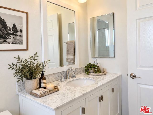 6645 W 86th Place 204, Los Angeles, CA 90045