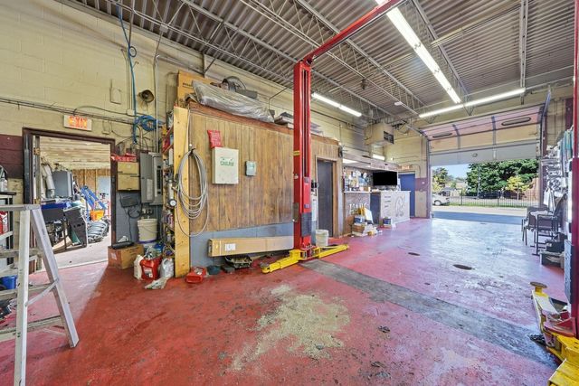 9952 S Halsted Street, Chicago, IL 60628