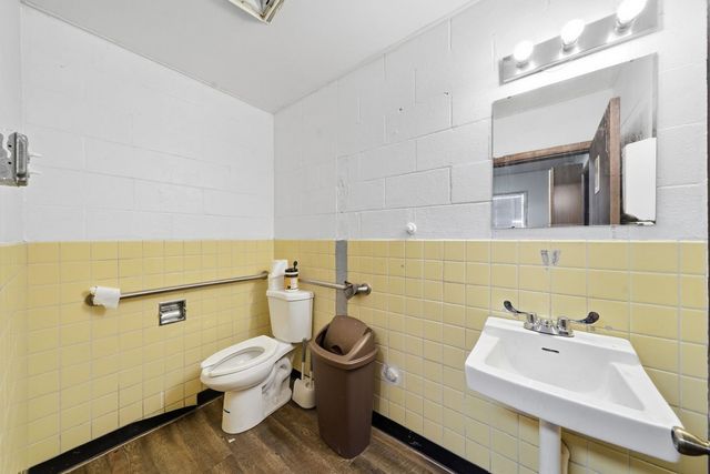 9952 S Halsted Street, Chicago, IL 60628